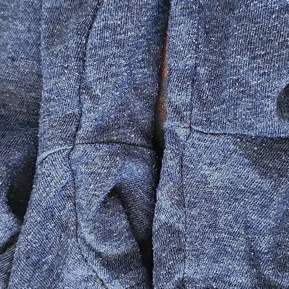 American Eagle navy blue short sleeve tee with multicolored graphics - Picture 10 of 12